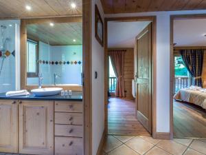 Appartement cosy avec piscines et spa, pied de pistes, 8 pers, cheminée, parking, animaux admis - FR-1-461-19