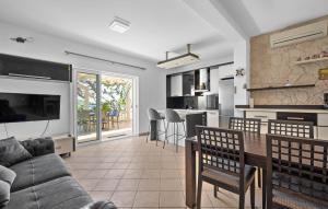 Awesome Home In Kalebova Luka