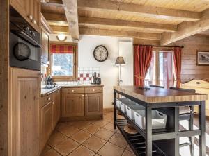 Grand appartement de 10 pers. avec piscine, spa et parking à Saint-Martin-de-Belleville - FR-1-461-7