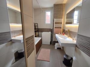 Appartements LE VEGAS Logis de luxe avec salle de jeux : photos des chambres