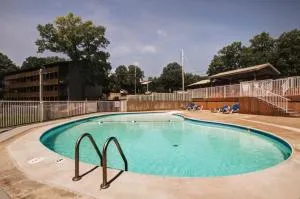 Westcreek Ranch - No Stairs - Reeds Spring