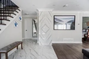 Chic and Cozy 5 Bedroom House - Brampton