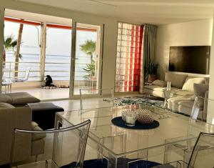 Beachfront, First line, 2-Bdr,2-Bath, Swiming Pool