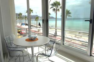 Beachfront, First line, 2-Bdr,2-Bath, Swiming Pool