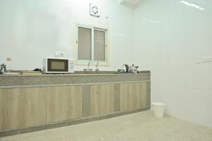 Modern & New furnished Apartments - 10 Mins Drive to Beach