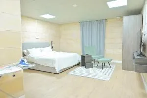 Modern & New furnished Apartments - 10 Mins Drive to Beach - Sayhāt