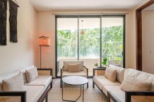 Alberca y balcon privado a 6 minutos de la playa