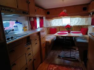 Santas winter Caravan-Kabe Royal