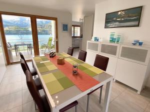 La terrasse au bord du Lac, vue panoramique lac et montagnes , 2 ch, linge et ménage inclus