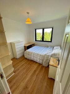 Entire 3 Bed Apartment, close to Dublin