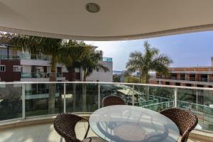 Boulevard 205A - Excelente apartamento em condomínio de luxo no centro de Bombinhas - Piscina - Jacuzzi - Academia - Portaria 24h.