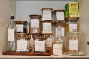 A Stylish Two Bedroom Modern Apartment with Parking