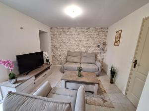 Belle maison au bord du plan d'eau