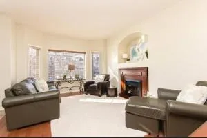 Spacious 3bedrm for family or business travellers - Sylvan Lake