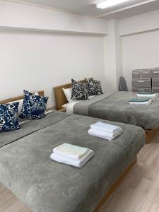 JR Shin-Osaka 30s, Direct to Kansai Airport 關西空港直達,Shinkansen to Tokyo, Tokyo & Nagoya, Universal Studio 16 mins, Umeda 6 mins, Kyoto 25 mins, Early Check-In