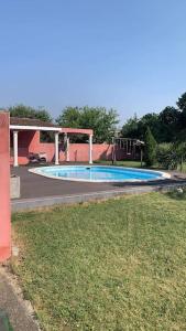 Villa avec piscine, Spa, terrain de pétanque, baby foot, ping pong