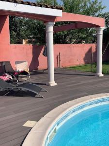 Villas Villa avec piscine, Spa, terrain de petanque, baby foot, ping pong : photos des chambres