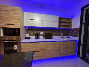 SeaSand-Entire Luxury 3 BD condo - Close to beach