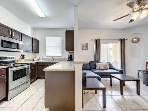 Townhouse Near Disney with Resort Access!