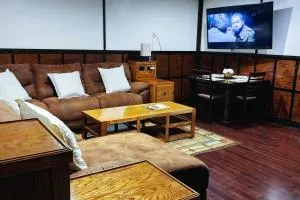 Ultimate 2 Bedroom House - Loaded with Amenities - Harvest