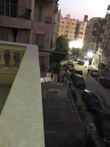 شقه بالكامل للايجار مفروش بهضبه اهرامات الجيزه