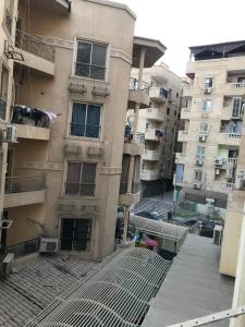 شقه بالكامل للايجار مفروش بهضبه اهرامات الجيزه