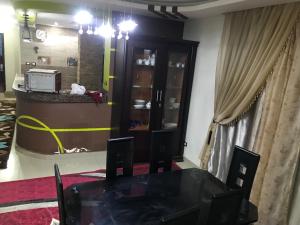 شقه بالكامل للايجار مفروش بهضبه اهرامات الجيزه