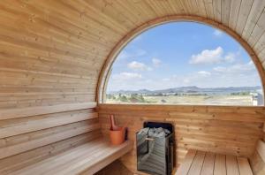 Cozy Cabin with Hot Tub & Sauna - Ultimate Retreat