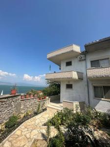 Tranquil Lakehouse - Vily, Skadar