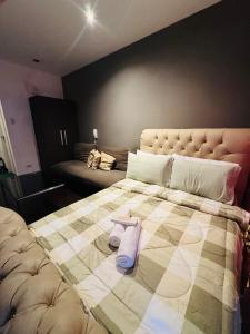 Gramercy Residences studio with Balcony Netflix