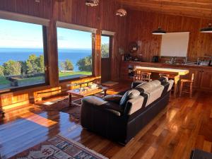 Moderna casa de campo con vista al mar a 20 minutos de Valdivia , Los Pellines