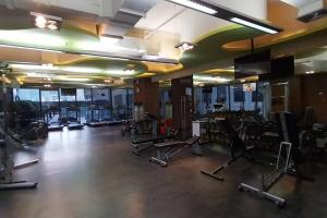 Amazing 1 bedroom with pool, gym and stunning view at heart of Makati