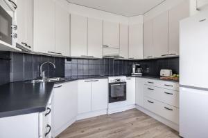 Arctic Haven City Suite