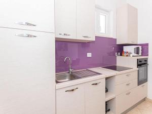 Apartment with swimming pool and 2 rooms