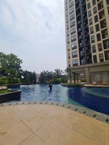 Super Comfy 2BR Apartemen Transpark Cibubur By Royal Home Indonesia