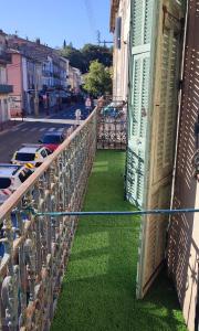 Appartement provençal climatisé avec balcon au soleil