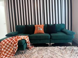 central located Modern west Midtown suite