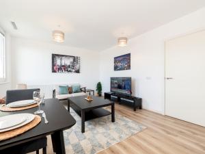 Pass the Keys Spacious 2Bedroom in Greater London Free Parking
