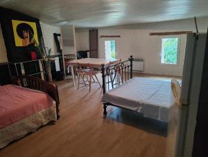 Maisons d'hotes ex domaine chandelier chambre 4 : photos des chambres