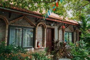 Tam Coc Lakeside Homestay