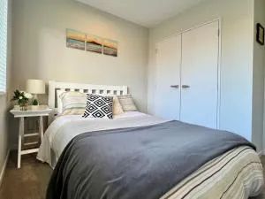 Cozy Home in Central Millwater - Red Beach