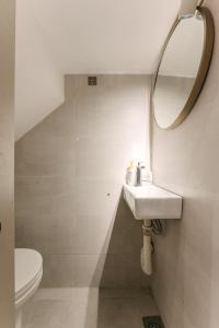 Central Modern Apt Big Group