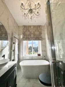 Glewstone Court Country House Hotel