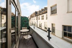 Prime Location Mews!