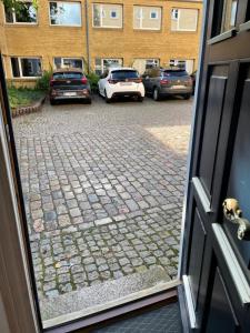 Tæt på Varde Torv, TOTAL NYRENOVERET