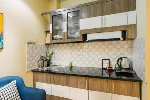 Super Location Old Quater Central