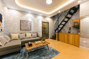 Super Location Old Quater Central