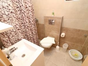 Seaside Apartments Hrka - Studio Apartment with Terrace and Sea View 3