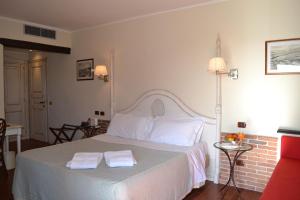 Deluxe Double Room room in Hotel Sa Contonera