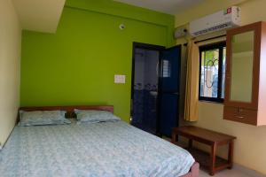 Dhanashree Riverview Guest House